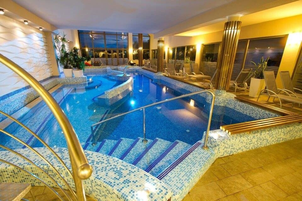 Fürdő új nyílászárók