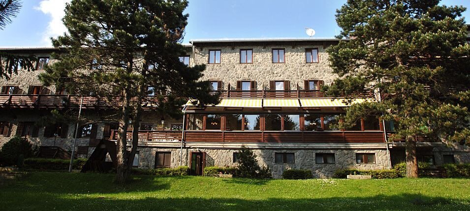 Társasház nyílászárók